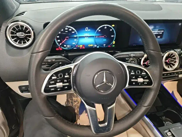 Mercedes-Benz EQA — Фото автомобиля 10