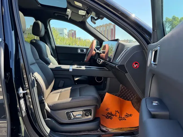 Li Auto L8 — Фото автомобиля 15