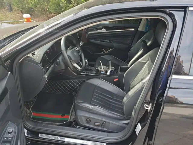 Volkswagen Passat — Фото автомобиля 9