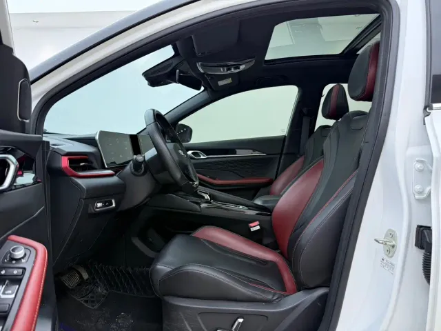 Geely Binyue — Фото автомобиля 4