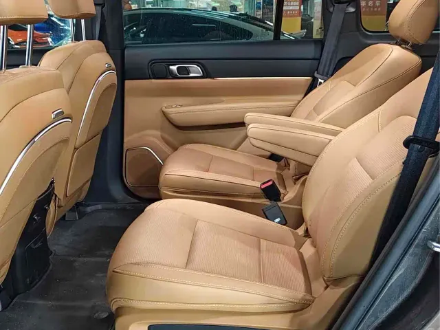 Li Auto ONE — Фото автомобиля 5