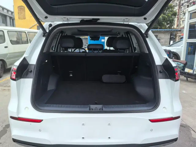 Geely Galaxy E5 — Фото автомобиля 10