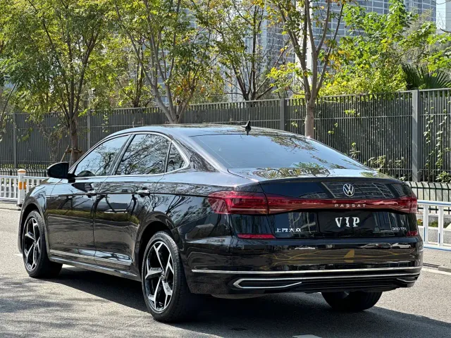 Volkswagen Passat — Фото автомобиля 17