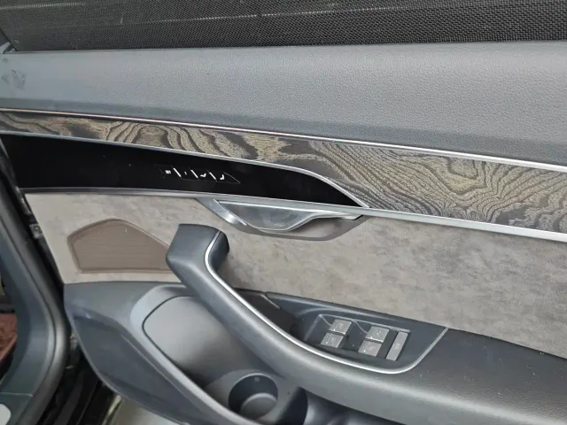 Audi A8 — Фото автомобиля 13