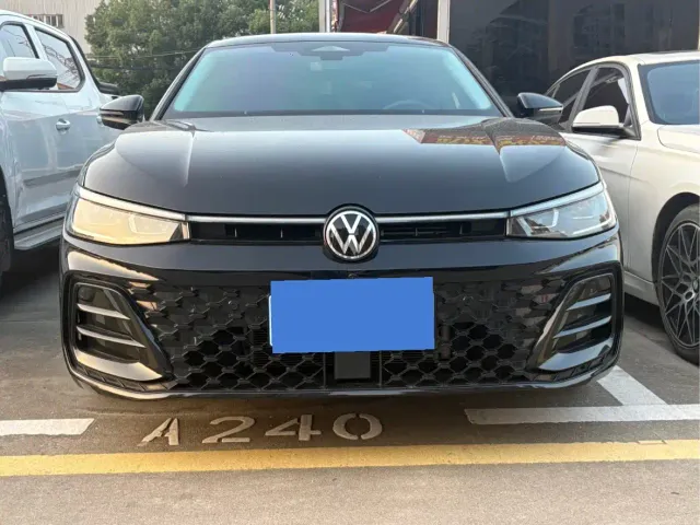 Volkswagen Passat — Фото автомобиля 2