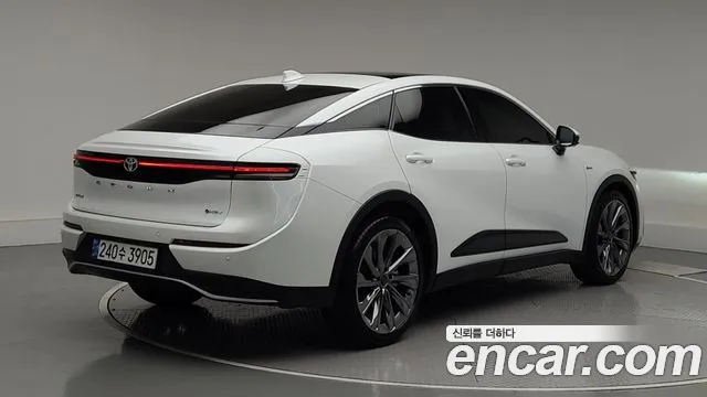 Toyota Crown — Фото автомобиля 2
