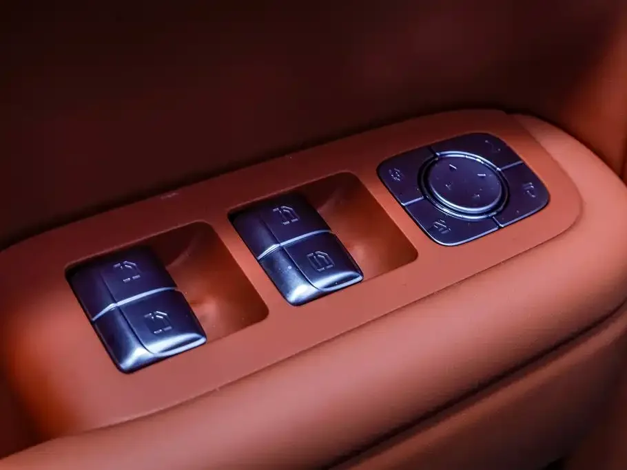 Li Auto Li Xiang L9 2025 Ultra Smart Renewal Edition — Фото автомобиля 30