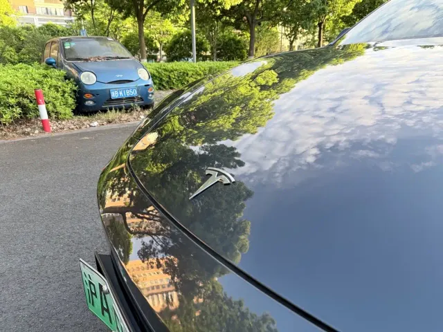 Tesla Model 3 — Фото автомобиля 19