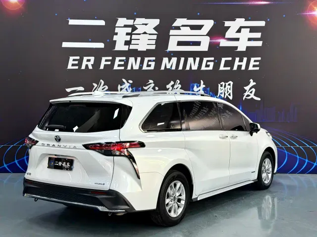 Toyota Granvia — Фото автомобиля 4
