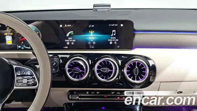 Mercedes-Benz A-Class — Фото автомобиля 16