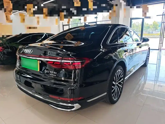 Audi A8 — Фото автомобиля 6
