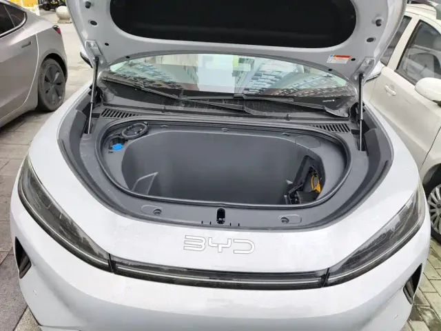 BYD Sealion 05 EV — Фото автомобиля 16