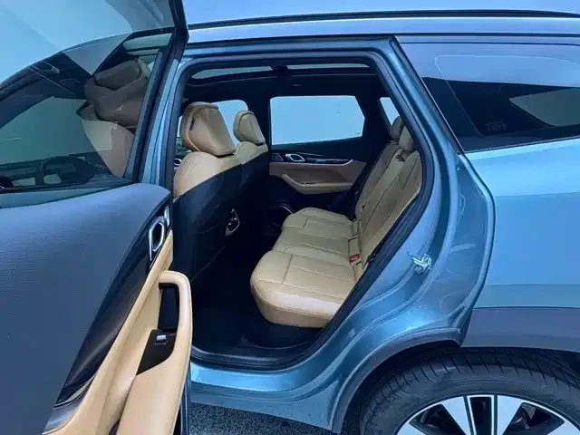 Geely Boyue L — Фото автомобиля 6