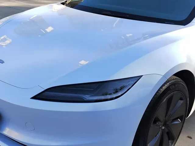 Tesla Model 3 — Фото автомобиля 8