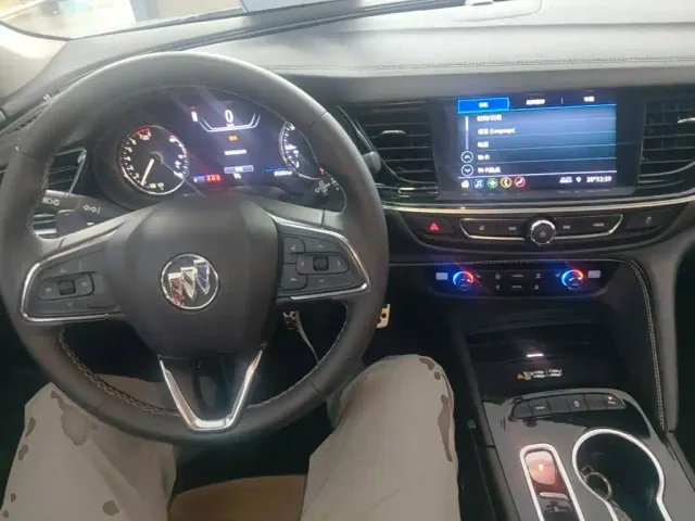 Buick Regal — Фото автомобиля 9