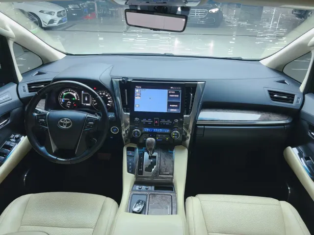 Toyota Vellfire — Фото автомобиля 13