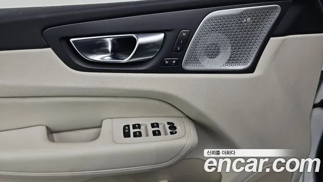 Вольво XC60 — Фото автомобиля 27