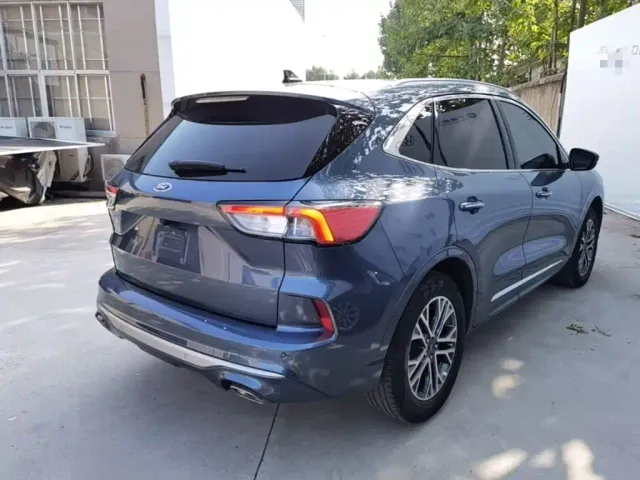 Ford Escape — Фото автомобиля 6