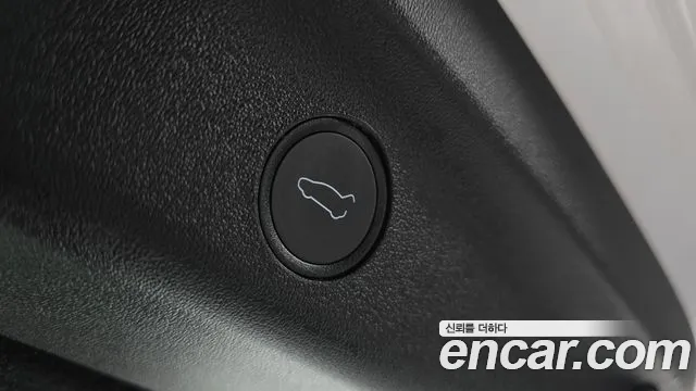 Tesla Model Y — Фото автомобиля 20