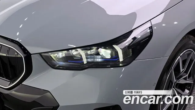 BMW 5-Series — Фото автомобиля 21