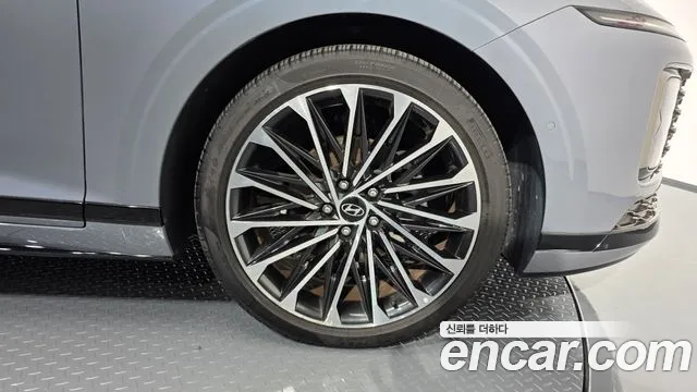 Hyundai Grandeur GN7 — Фото автомобиля 6
