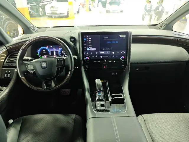 Toyota Vellfire — Фото автомобиля 7