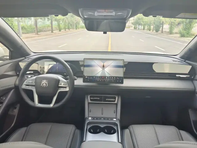 BYD Qin L — Фото автомобиля 12