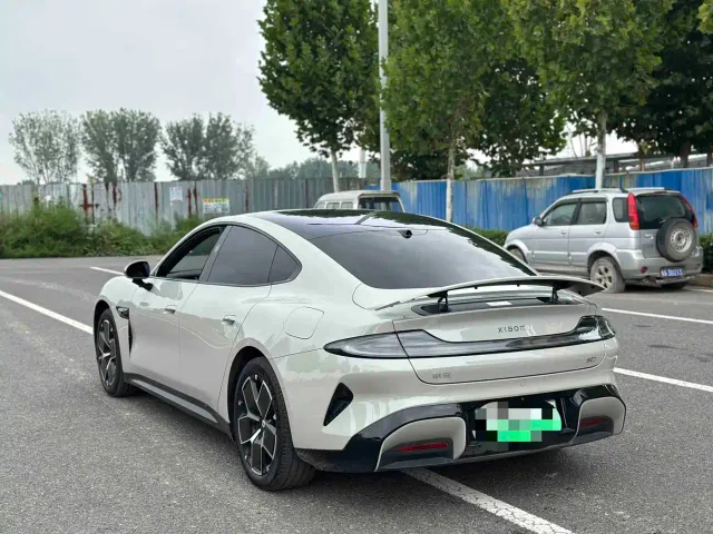 Xiaomi SU7 — Фото автомобиля 7