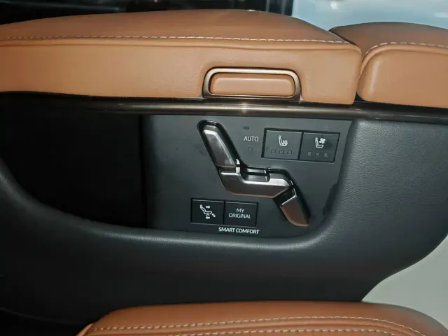 Toyota Alphard — Фото автомобиля 12
