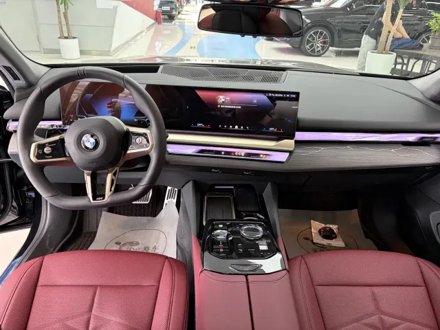 BMW 5 Series — Фото автомобиля 9