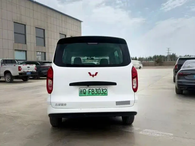 Wuling Hongguang — Фото автомобиля 6