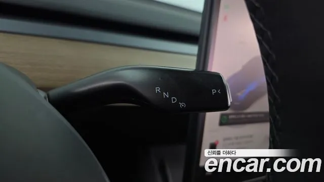 Tesla Model Y — Фото автомобиля 9
