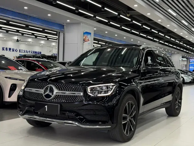 Фотография автомобиля — Mercedes-Benz GLC-Class