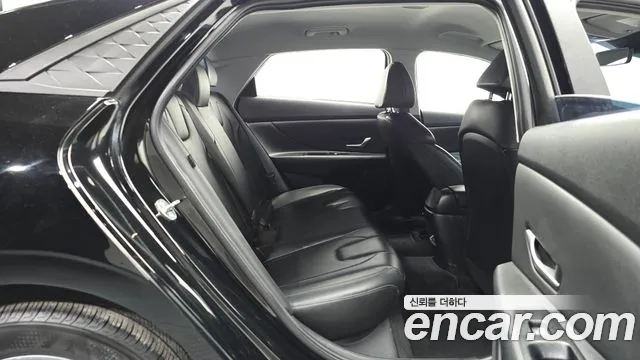 Hyundai Avante CN7 — Фото автомобиля 12