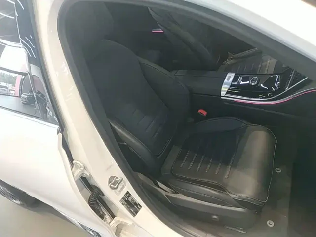 Mercedes-Benz C-Class — Фото автомобиля 24