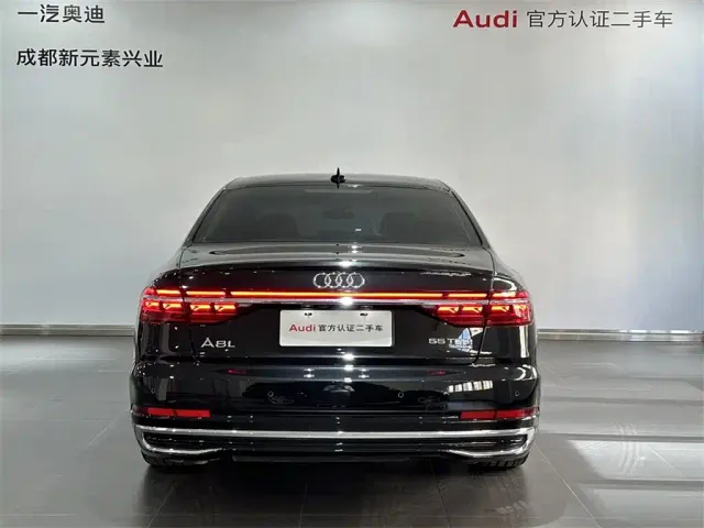 Audi A8 — Фото автомобиля 5