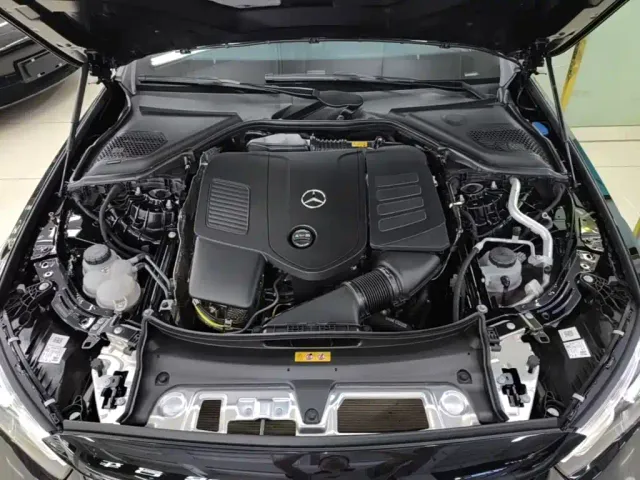 Mercedes-Benz E-Class — Фото автомобиля 19