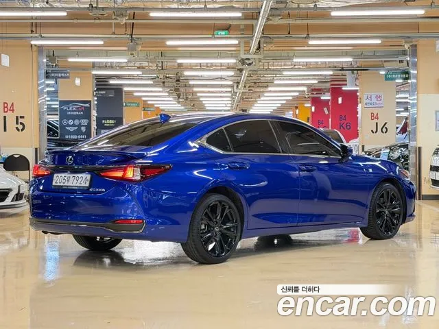 Lexus ES 7th Gen — Фото автомобиля 2