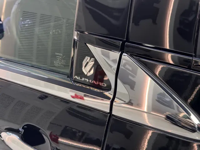 Toyota Alphard — Фото автомобиля 17
