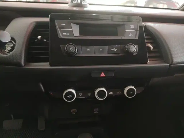 Honda Fit — Фото автомобиля 12