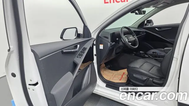 Kia Niro — Фото автомобиля 15