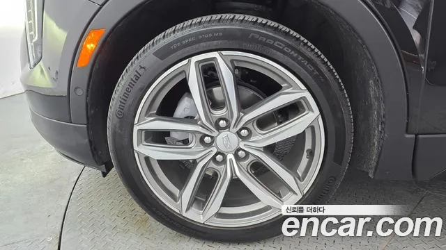 Cadillac XT4 2.0 Sport AWD — Фото автомобиля 5