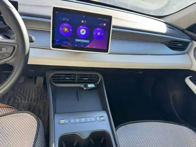 BYD Seal 05 DM-i — Фото автомобиля 8