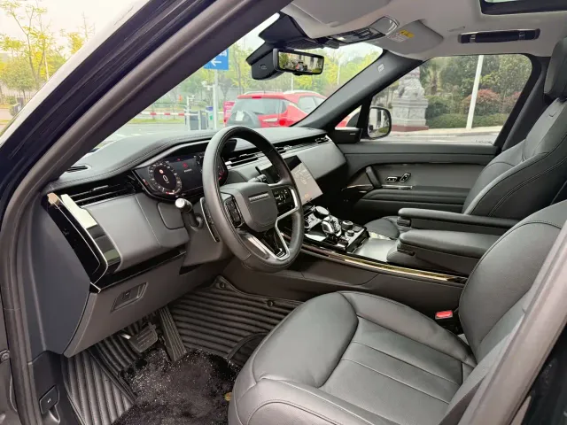 Land Rover Range Rover Sport — Фото автомобиля 9