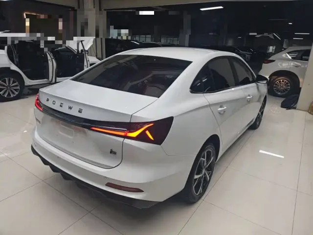 Roewe i5 — Фото автомобиля 6