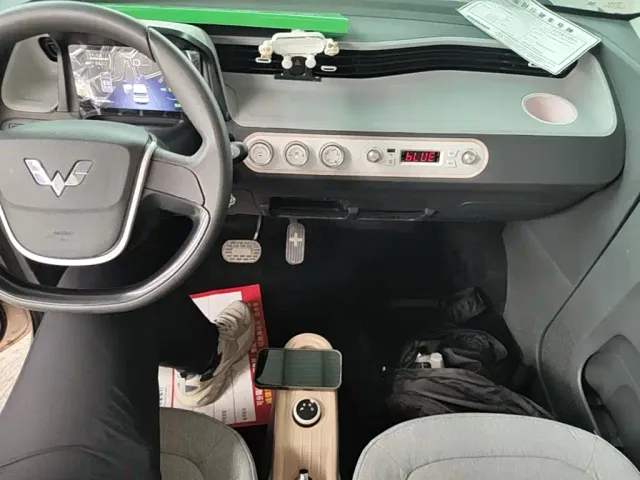 Wuling Hongguang Mini EV — Фото автомобиля 12