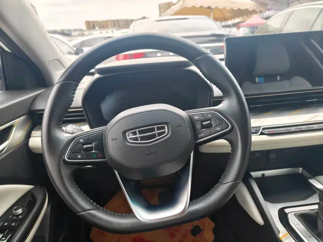 Geely Emgrand L — Фото автомобиля 8