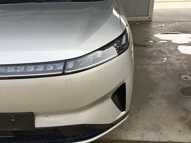Dongfeng Yipai eπ008 2024 210Max Range Extender 6-Seater — Фото автомобиля 23