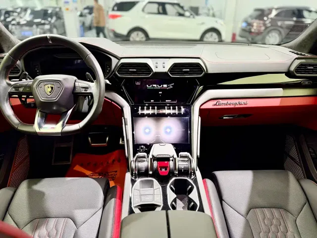 Lamborghini Urus — Фото автомобиля 7