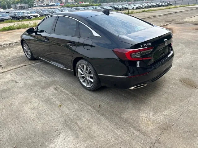 Honda Accord — Фото автомобиля 7